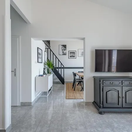 Beachfront 아파트 *