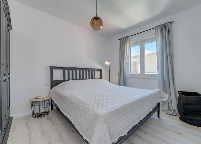 Beachfront Split